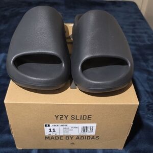 Adidas Yeezy Slide in Charcoal Gray